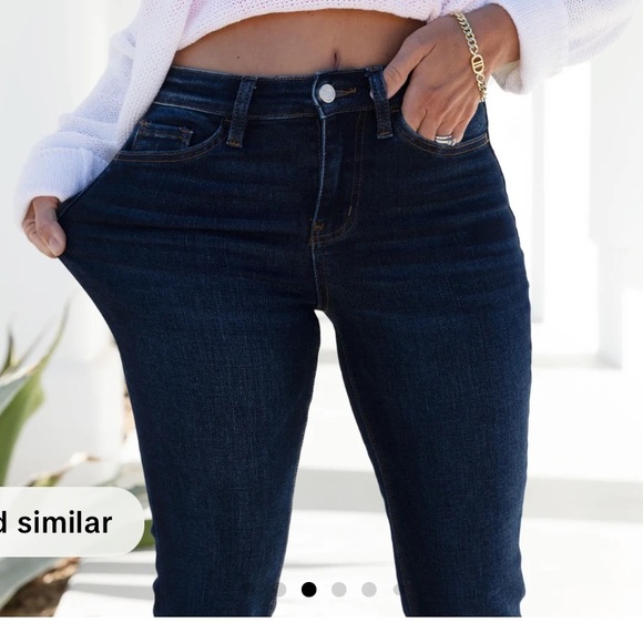 Vervet Kick Flare Raw Hem Blue Jeans - Picture 2 of 6